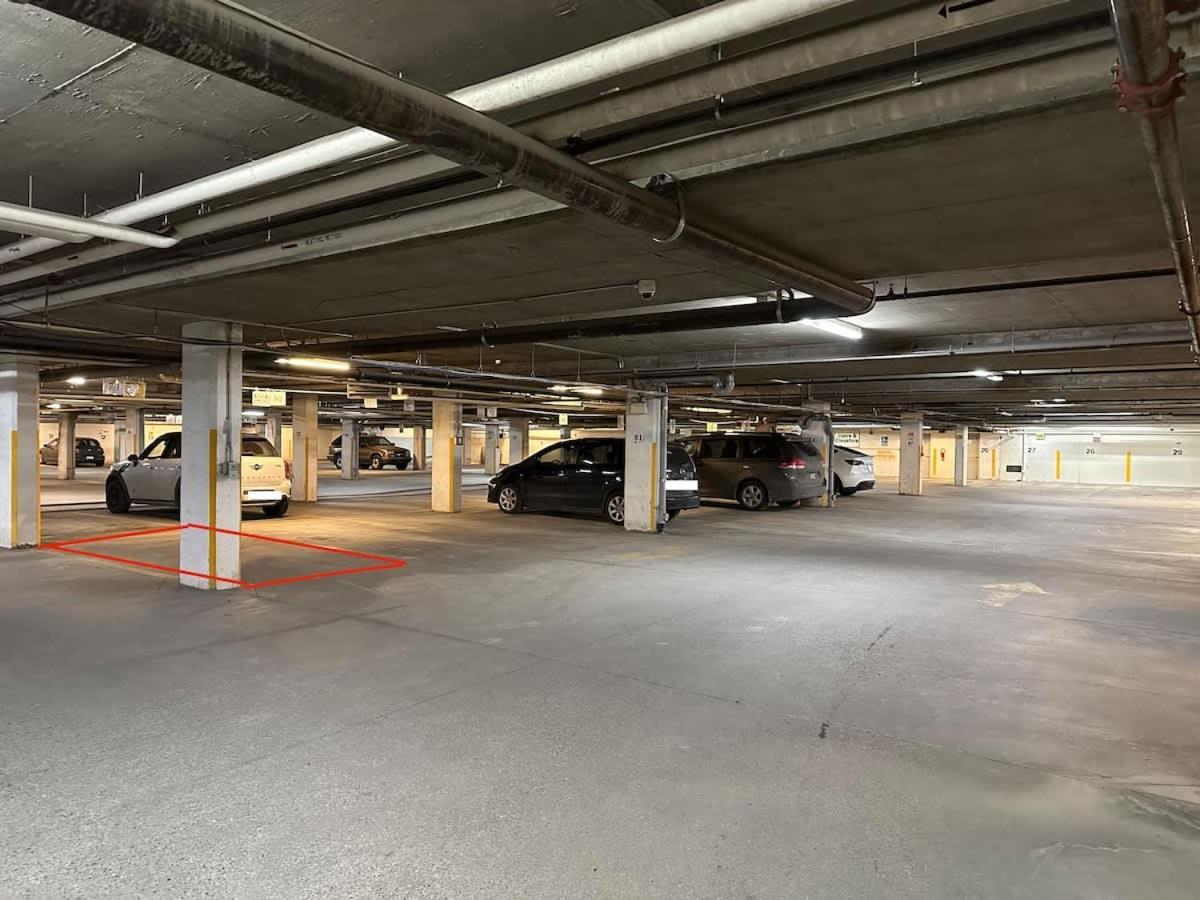 W118 New! Central Canmore- Light Industrial Hotel Room Εξωτερικό φωτογραφία